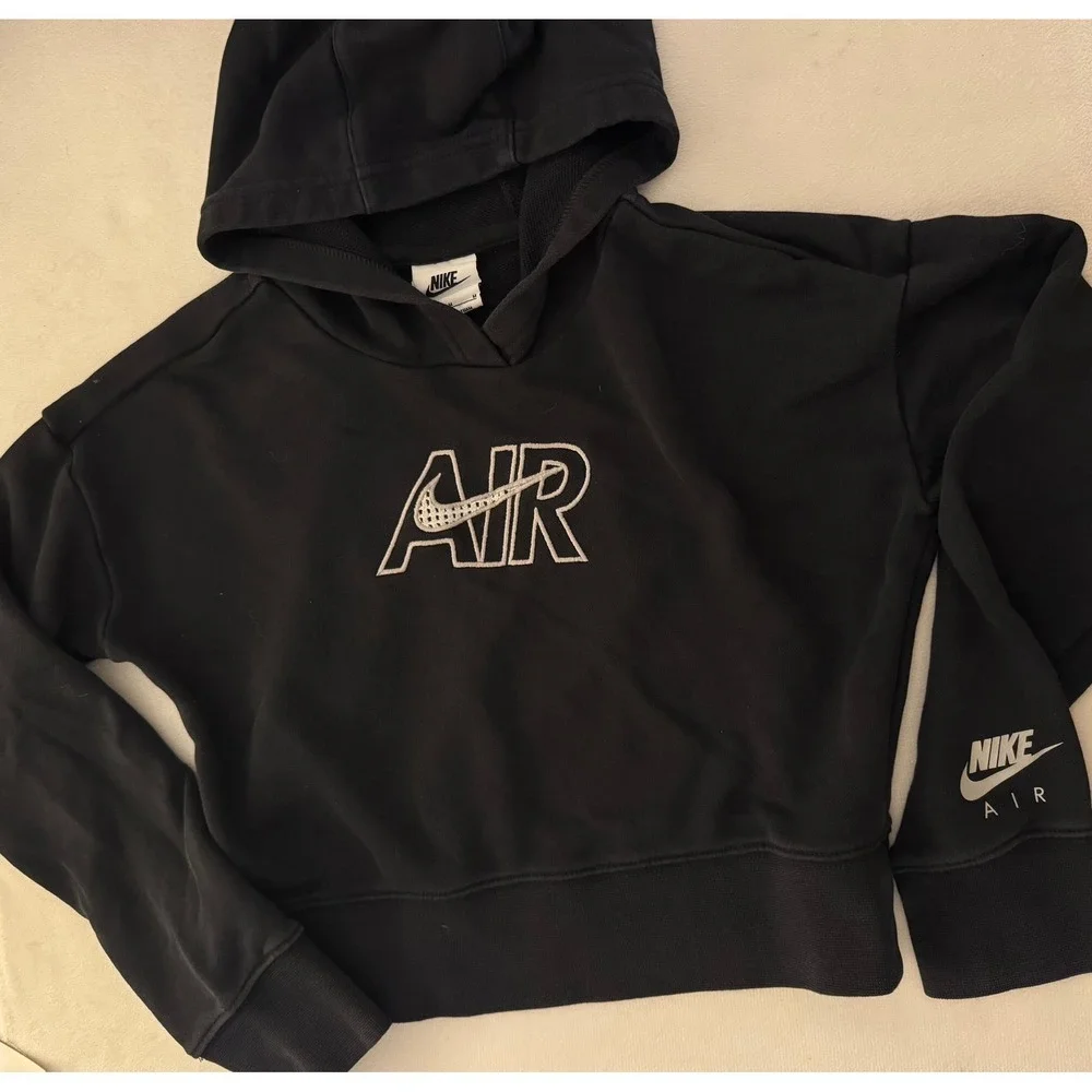 Nike Air Girls Cropped Hoodie Black Embroidered Logo Sweatshirt Kids Size Medium